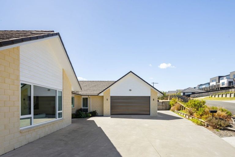 Photo of property in 13 Rose Berry Crescent, Flagstaff, Hamilton, 3210