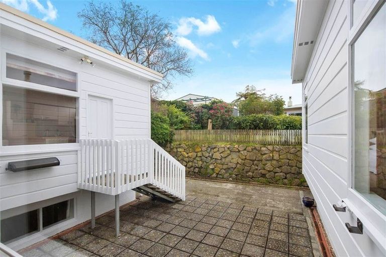 Photo of property in 28 City View Grove, Harbour View, Lower Hutt, 5010