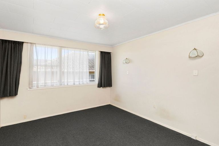 Photo of property in 2/67 Young Street, New Plymouth, 4310