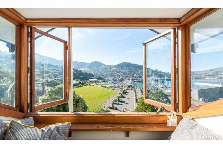 Photo of property in 32 Godley Quay, Lyttelton, 8082