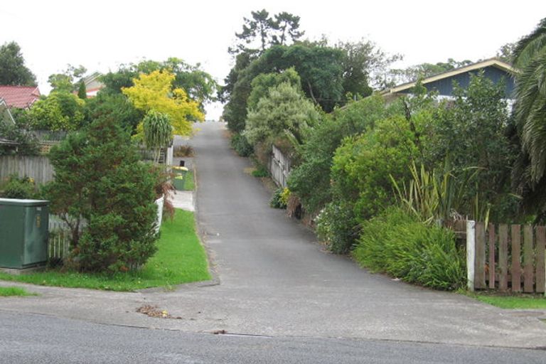 Photo of property in 108a Colwill Road, Massey, Auckland, 0614