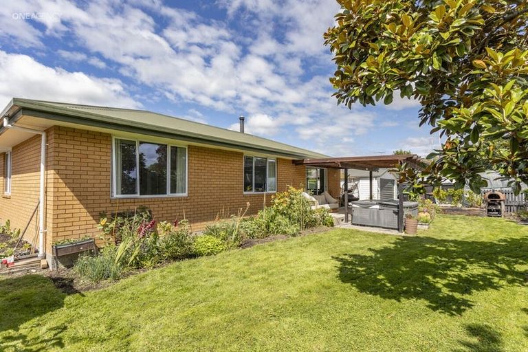 Photo of property in 102b West Belt, Rangiora, 7400