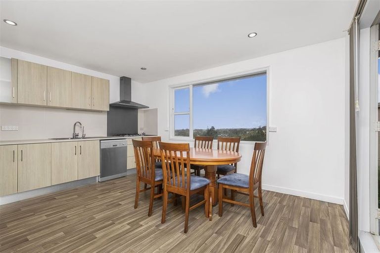 Photo of property in 561c Glenfield Road, Glenfield, Auckland, 0629