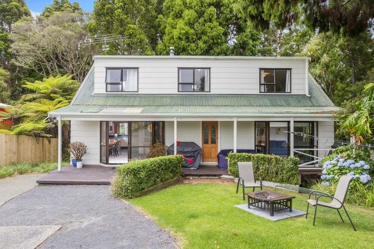Photo of property in 94a Konini Road, Titirangi, Auckland, 0604