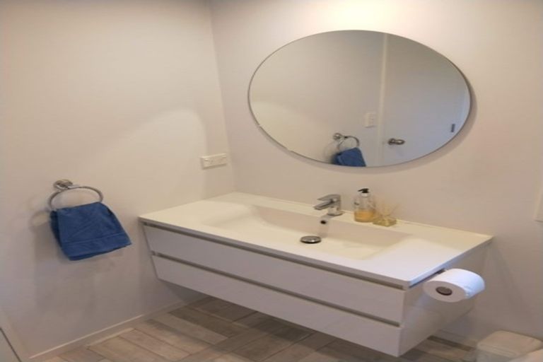 Photo of property in 54e Birkdale Road, Birkdale, Auckland, 0626