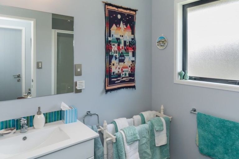 Photo of property in 7 Oxnam Place, Foxton Beach, Foxton, 4815