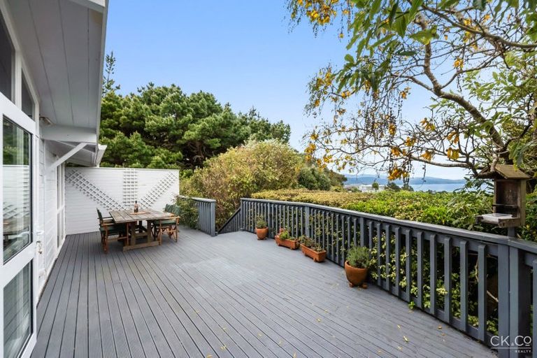 Photo of property in 224 Dowse Drive, Maungaraki, Lower Hutt, 5010