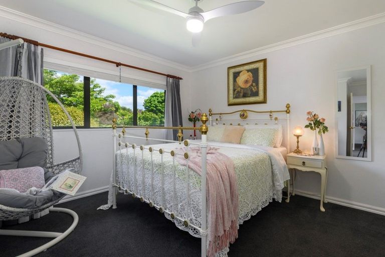 Photo of property in 70 Oteki Park Drive, Welcome Bay, Tauranga, 3112