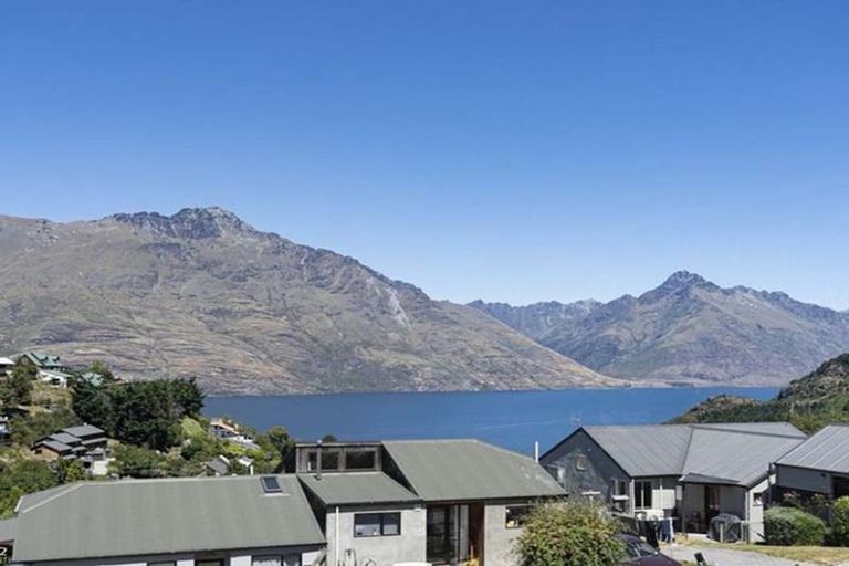 Photo of property in 9a Dart Place, Fernhill, Queenstown, 9300