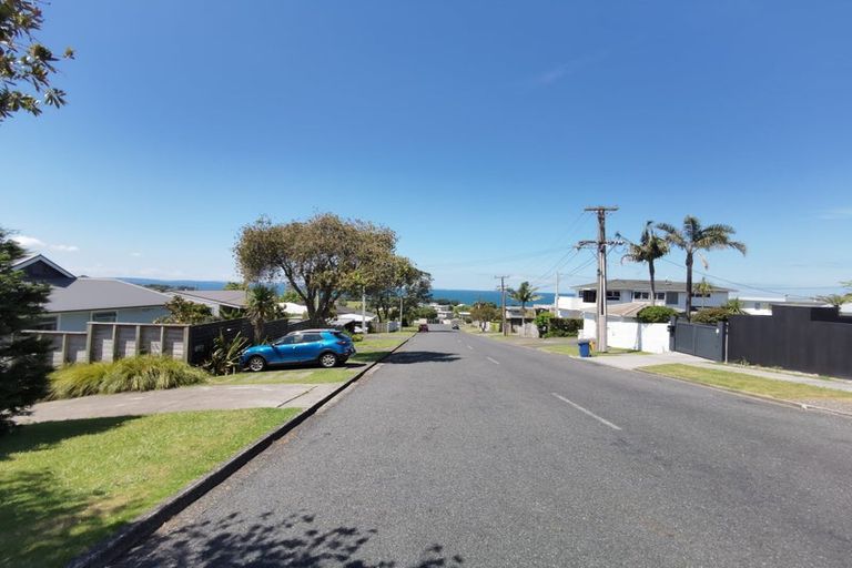 Photo of property in 64a Castor Road, Castor Bay, Auckland, 0620