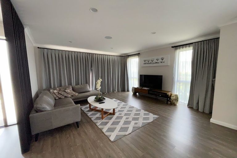 Photo of property in 13 Tawatawa Street, Long Bay, Auckland, 0630