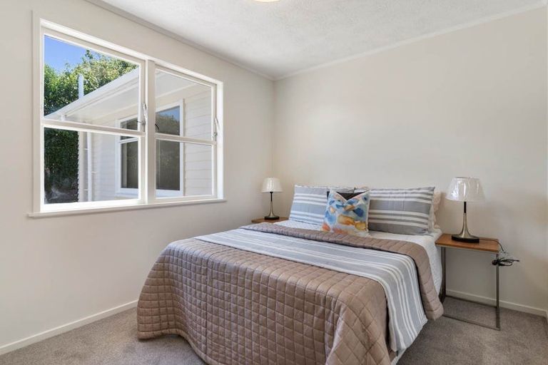 Photo of property in 14 Bentley Avenue, Glenfield, Auckland, 0629