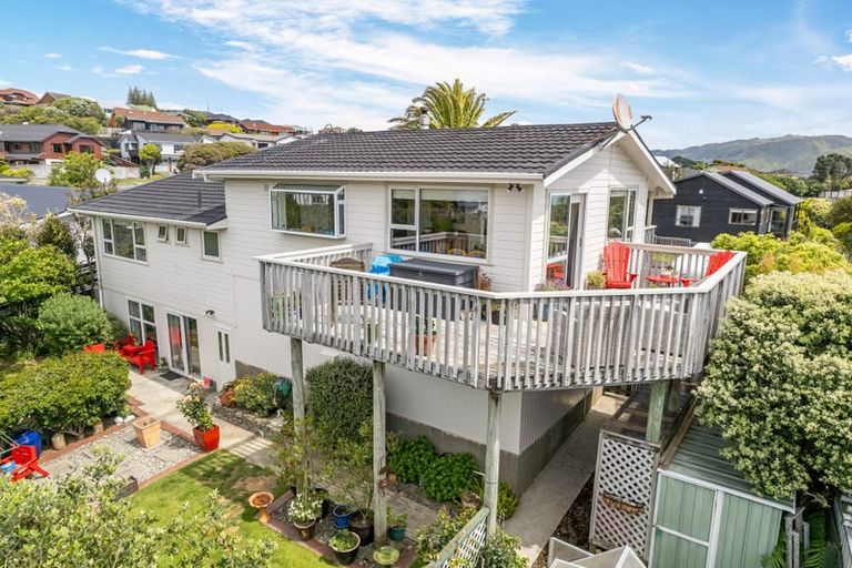 Photo of property in 6 Langwell Place, Papakowhai, Porirua, 5024