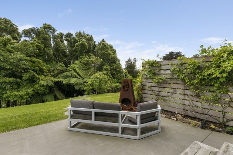 Photo of property in 9b Cross Street, Lepperton, New Plymouth, 4373