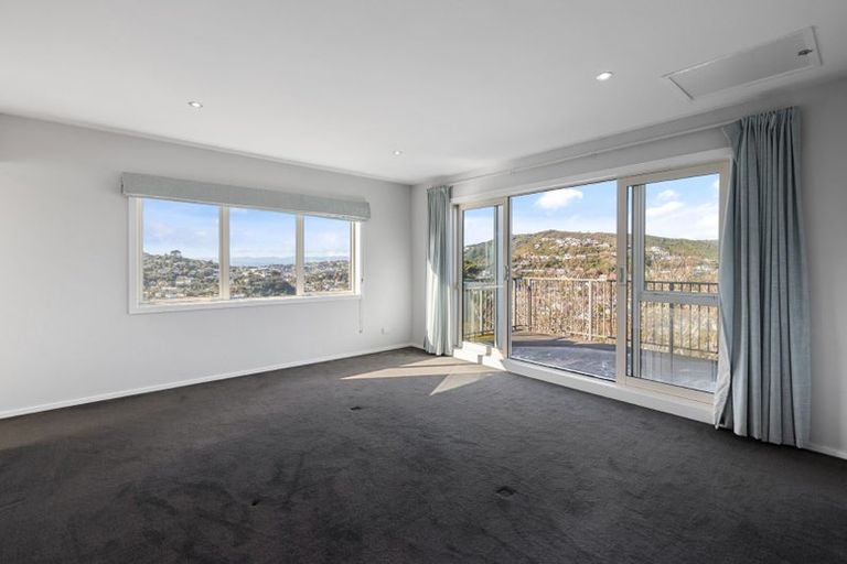 Photo of property in 77a Makara Road, Karori, Wellington, 6012
