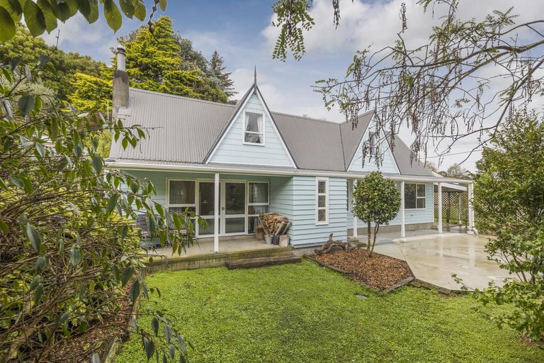 Photo of property in 411 Aokautere Drive, Aokautere, Palmerston North, 4471