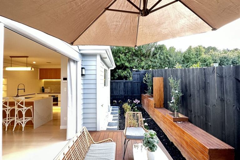 Photo of property in 123b Forrest Hill Road, Forrest Hill, Auckland, 0620