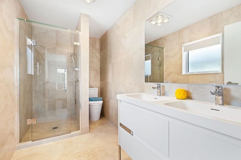 Photo of property in 30 Jane Maree Road, Kumeu, 0810