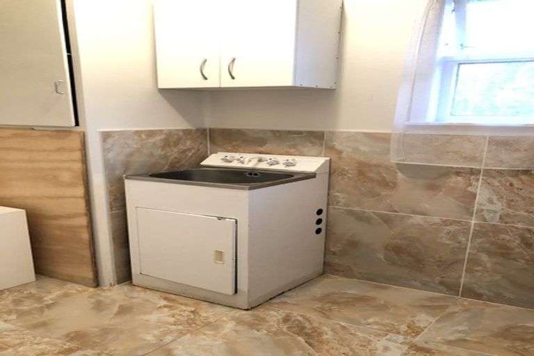 Photo of property in 28a Longburn Road, Henderson, Auckland, 0610