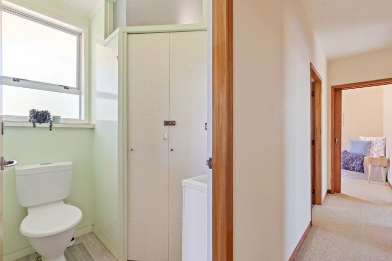 Photo of property in 29 Awanui Street, Merrilands, New Plymouth, 4312