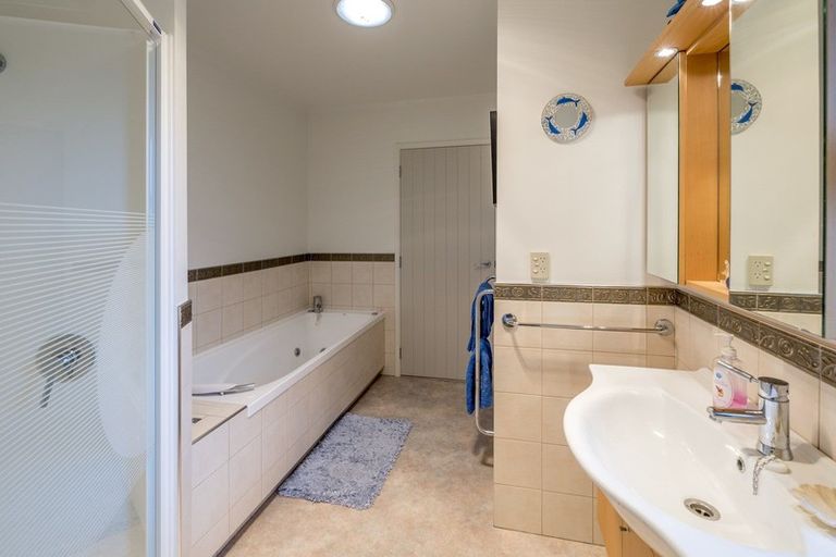 Photo of property in 5 Corfe Castle Lane, Levin, 5510