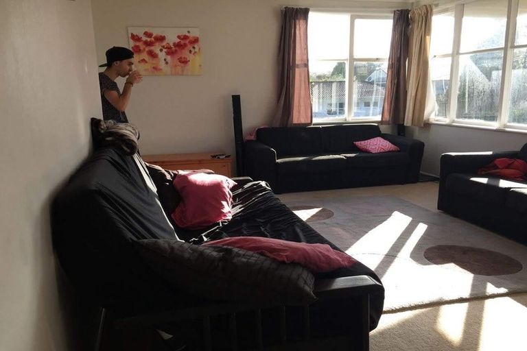 Photo of property in 1/39 Manuka Road, Bayview, Auckland, 0629