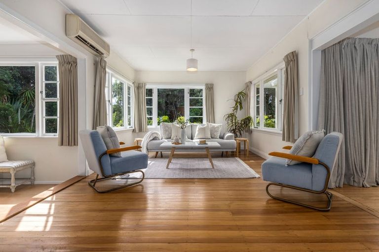 Photo of property in 1 Raebern Lane, Raumati Beach, Paraparaumu, 5032