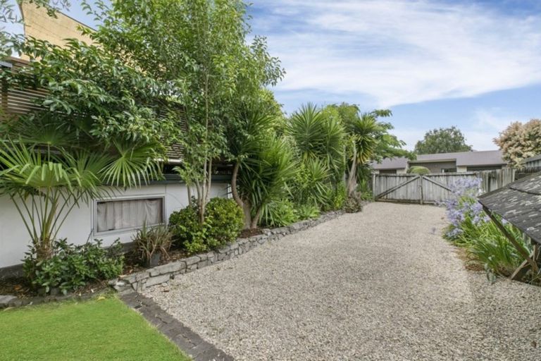 Photo of property in 2 Endeavour Avenue, Welcome Bay, Tauranga, 3112