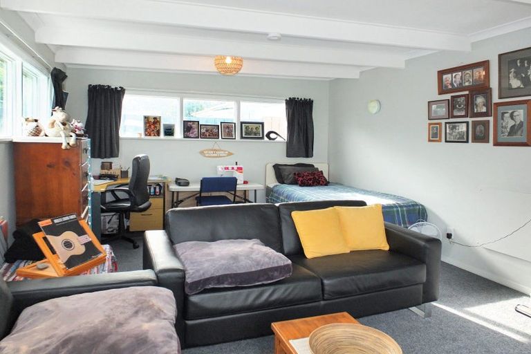 Photo of property in 28 Ladys Mile, Foxton, 4814