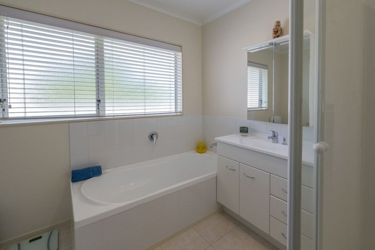 Photo of property in 43 Koputaroa Road, Levin, 5575