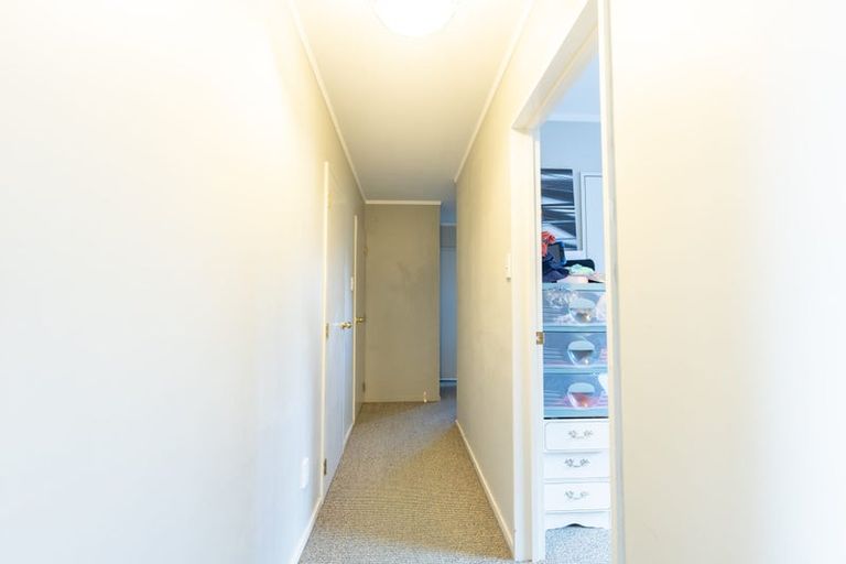 Photo of property in 35 Dalfield Place, Highbury, Palmerston North, 4412