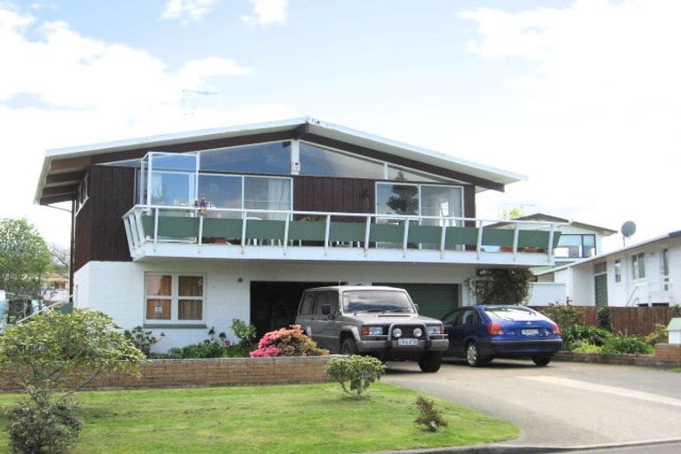 Photo of property in 5 Winston Street, Acacia Bay, Taupo, 3330