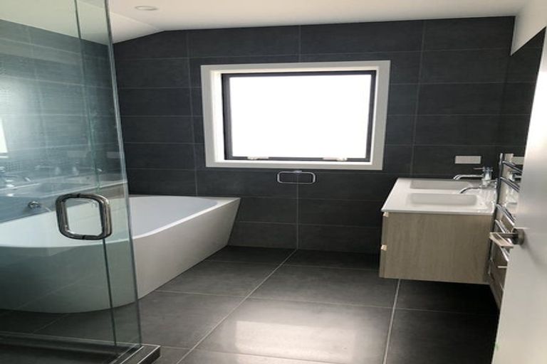 Photo of property in 11a Gibraltar Street, Howick, Auckland, 2014