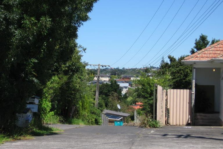 Photo of property in 2/14a Dallinghoe Crescent, Milford, Auckland, 0620