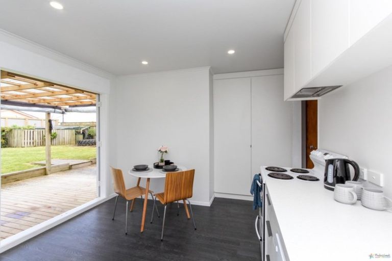 Photo of property in 105 Domett Street, Waitara, 4320