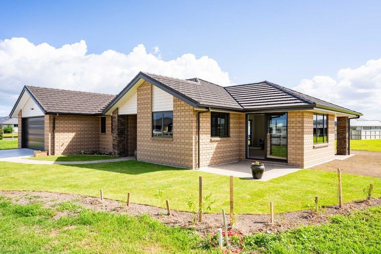 Photo of property in 12 Breton Drive, Waipu, 0510