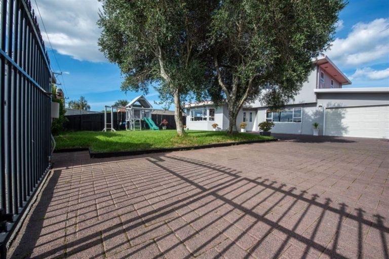 Photo of property in 313 Hobsonville Road, Hobsonville, Auckland, 0618