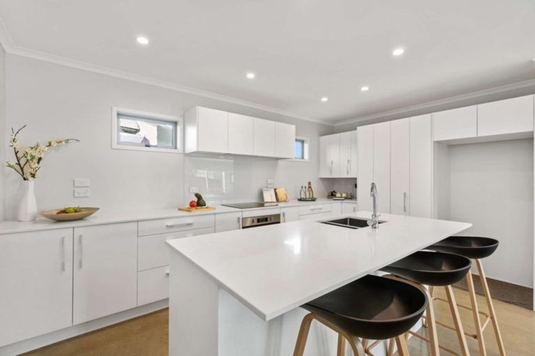 Photo of property in 30 Orchard Rise, Rosehill, Papakura, 2113