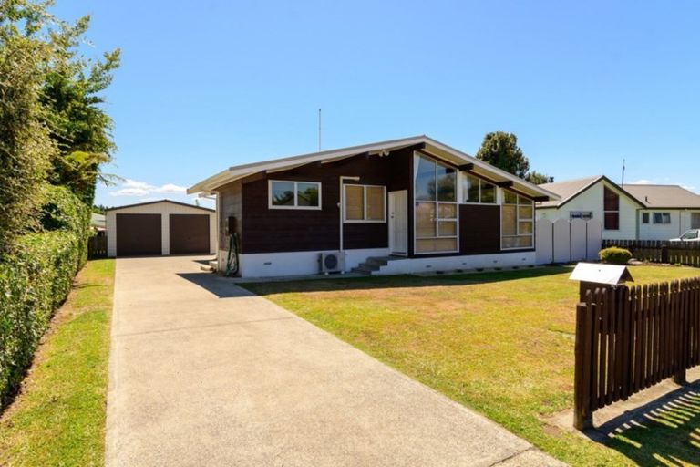 Photo of property in 32 Rewarewa Street, Owhata, Rotorua, 3010