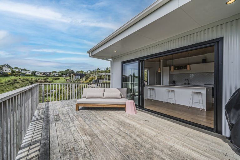 Photo of property in 22b Saint Ives Grove, Whalers Gate, New Plymouth, 4310