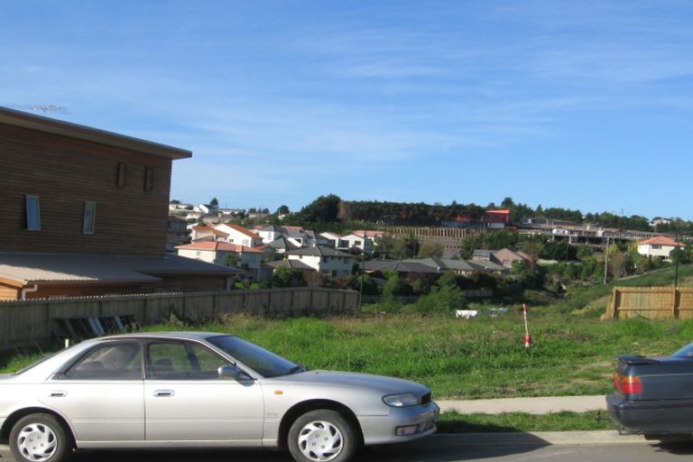 Photo of property in 82 Medallion Drive, Oteha, Auckland, 0632