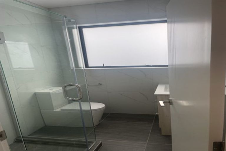 Photo of property in 21 Paparahi Place, Wainui, Silverdale, 0992