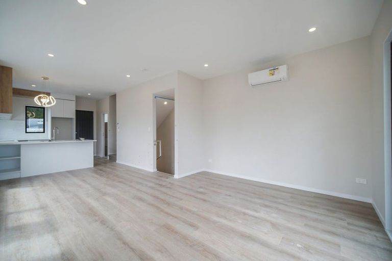 Photo of property in 95a Woodglen Road, Glen Eden, Auckland, 0602