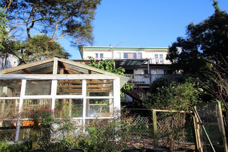 Photo of property in 42 Minnehaha Avenue, Titirangi, Auckland, 0604