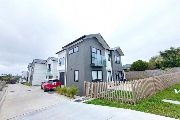 Photo of property in 54a Bleakhouse Road, Howick, Auckland, 2014