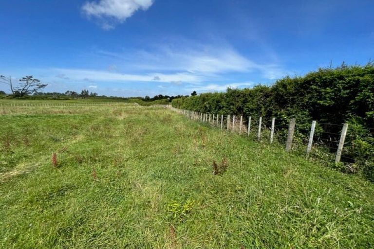 Photo of property in 583 Kent Road, Korito, New Plymouth, 4371