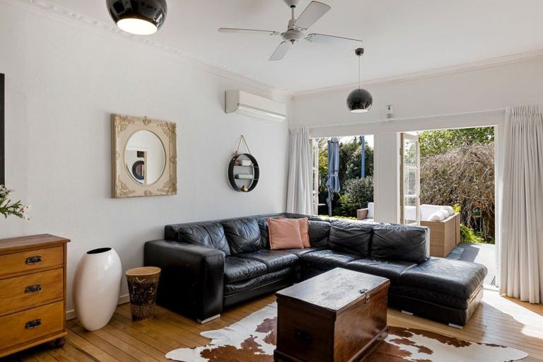 Photo of property in 122 Clarkin Road, Fairfield, Hamilton, 3214