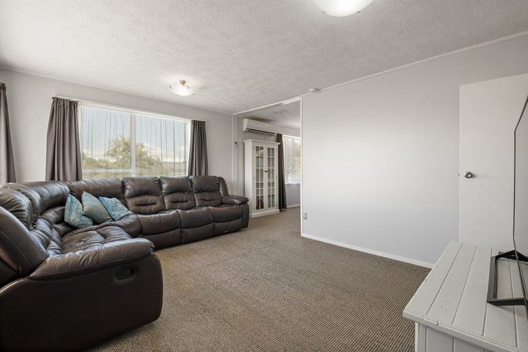 Photo of property in 4 Leaming Place, Clarks Beach, 2122