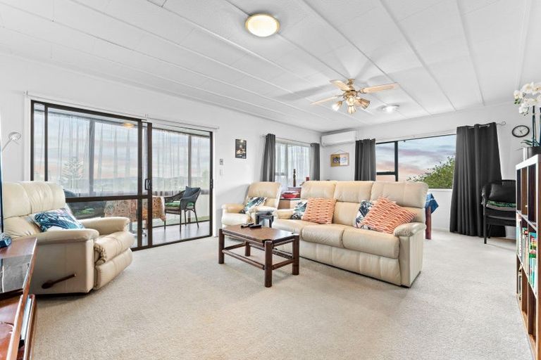 Photo of property in 8a Ladies Mile, Manly, Whangaparaoa, 0930