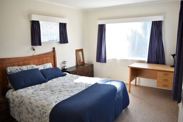 Photo of property in 17 Drake Street, Waikawa Beach, Manakau, 5573